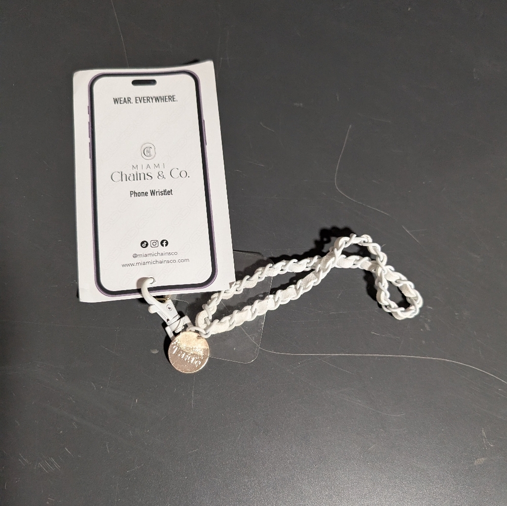 NWT Miami Chains & Co Frost Phone Wristlet White Suede